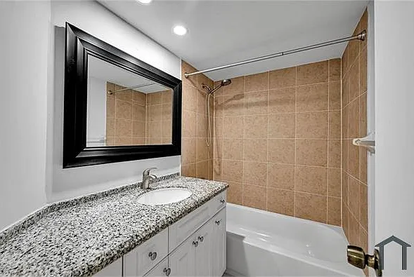 906 Twin Lakes Dr #8-J — Photo 12