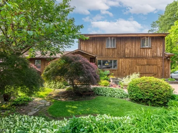 84 Brooklyn Rd, Stanhope Boro, NJ 07874