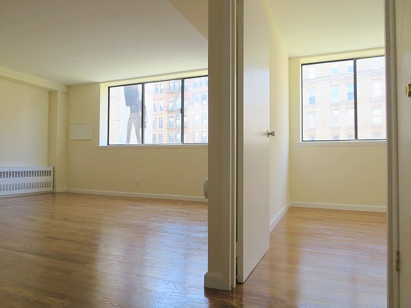 1st image of 304 Mulberry St APT 4H