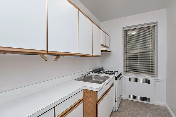 Sold by Houlihan Lawrence | media 6