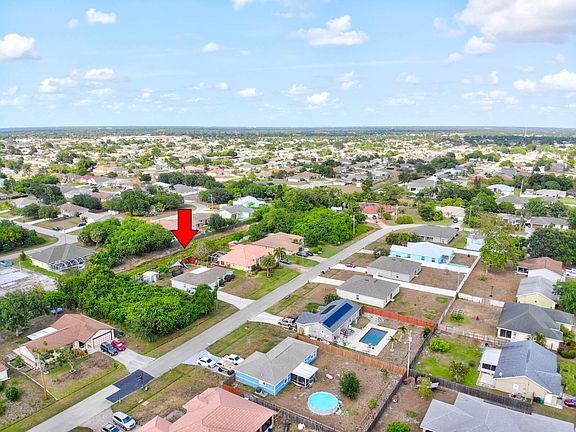 2nd image of 831 SW McCoy Ave