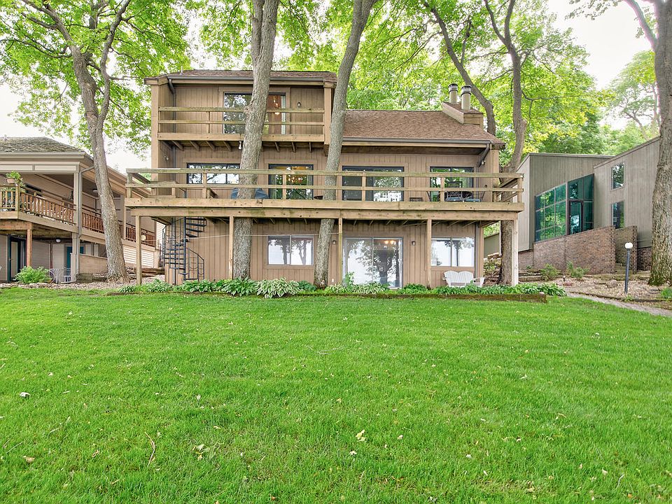 1st image of 4911 Lake Shore Dr