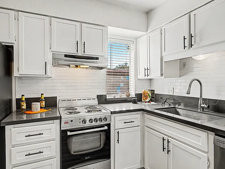 4250 N 27th St #4 — Photo 7