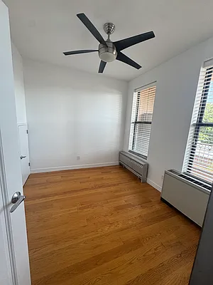 Bedroom, photo 2