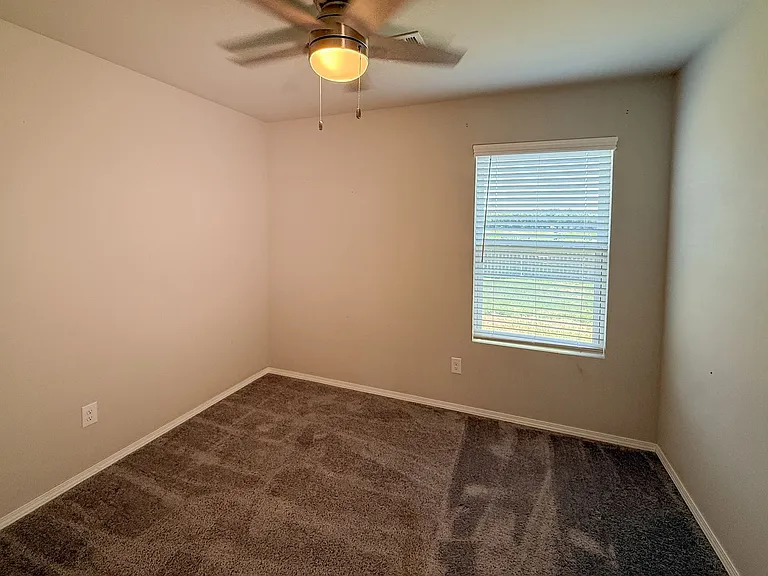 528 Fox Burrow Ln — Photo 12