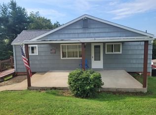 17 Sugar Ln, Wheeling, WV 26003