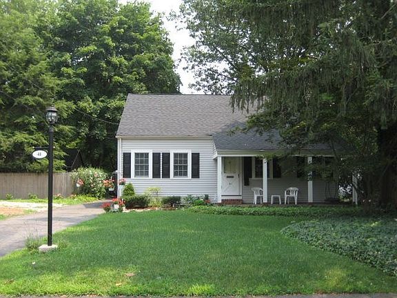 2nd image of 41 Hoyer Ave