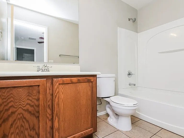 2121 E Huntington Dr — Photo 16