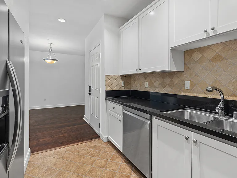 6038 Carlton Way #106 — Photo 11