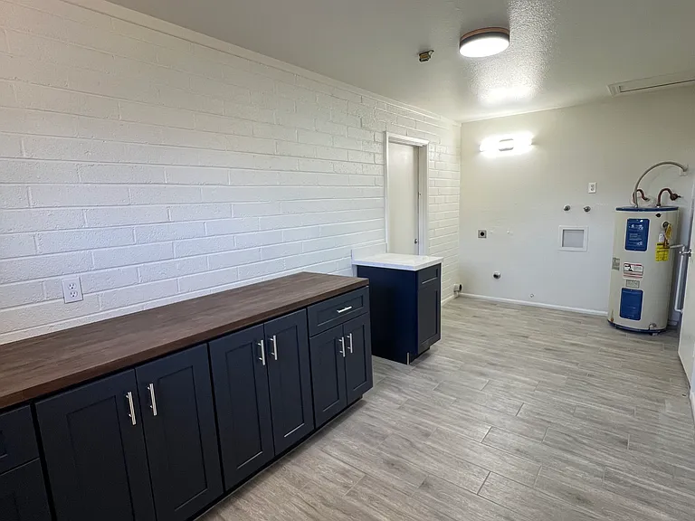 E Adobe St — Photo 9