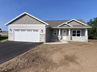 774 Red Sunset Ct, Plover, WI 54467