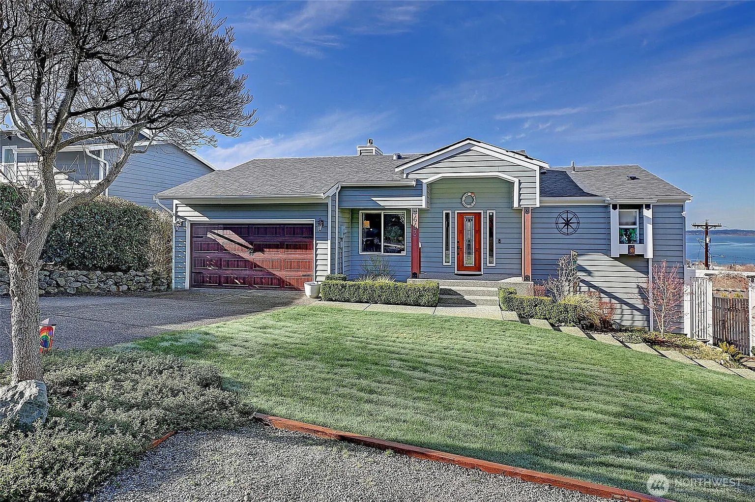 662 Gladstone Drive photo 1