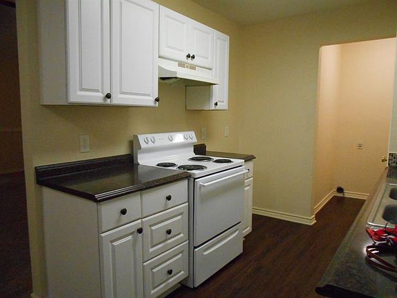 4th image of 8101 Arbor Ave