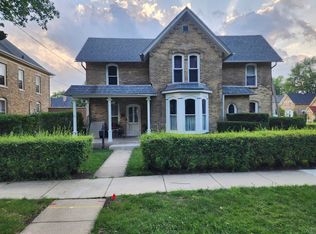 40 Hill Ave, Elgin, IL 60120