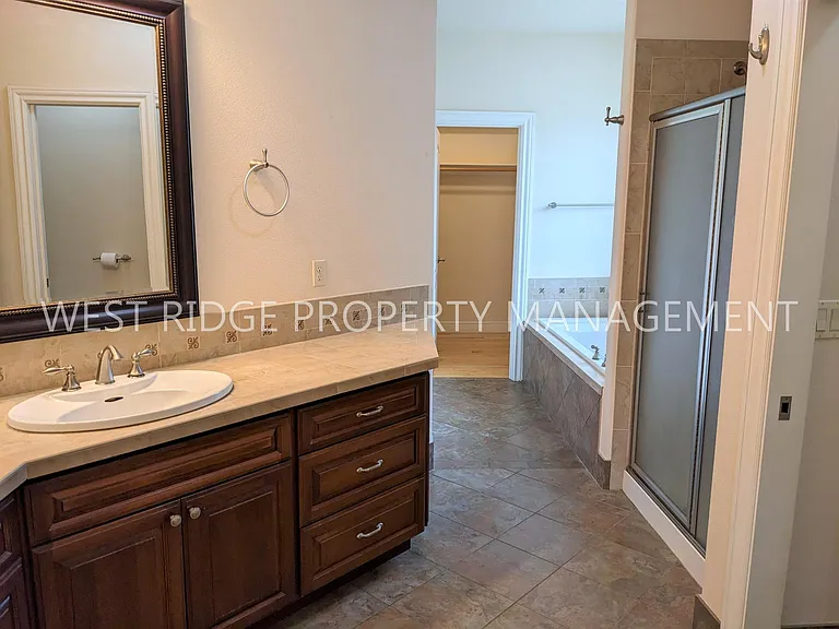1828 SE Main St — Photo 9