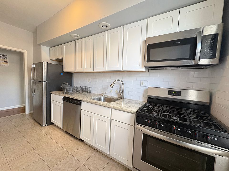 1st image of 45 Kelly Pkwy APT A3