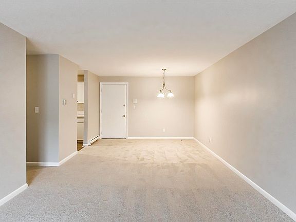 4th image of 200 Manning St APT 27C