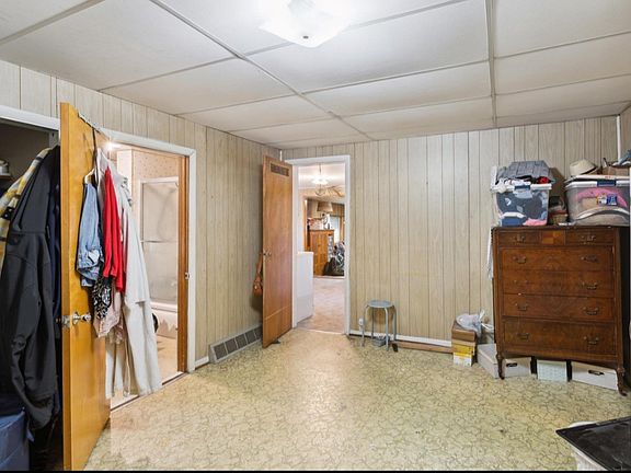 4th image of 305 E Water St