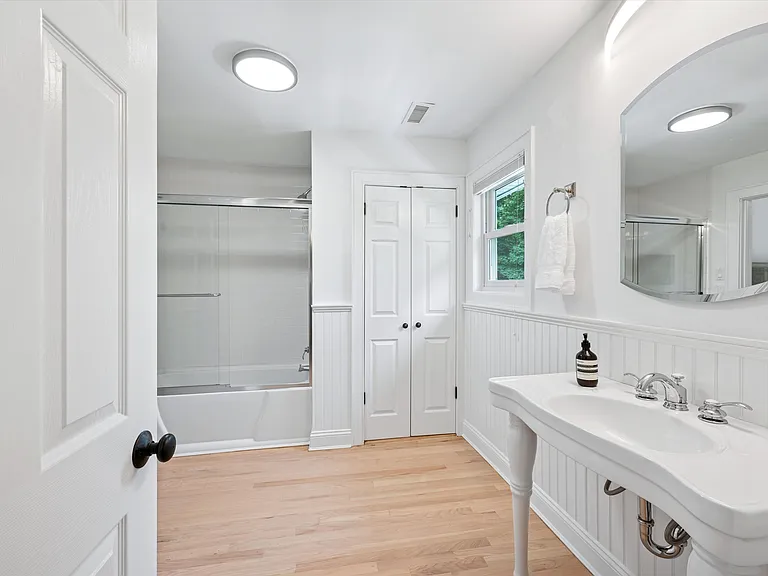 32 Eastville Ave — Photo 13