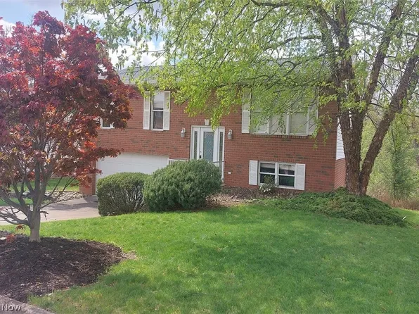 3241 Saint Charles Dr, Steubenville, OH 43952