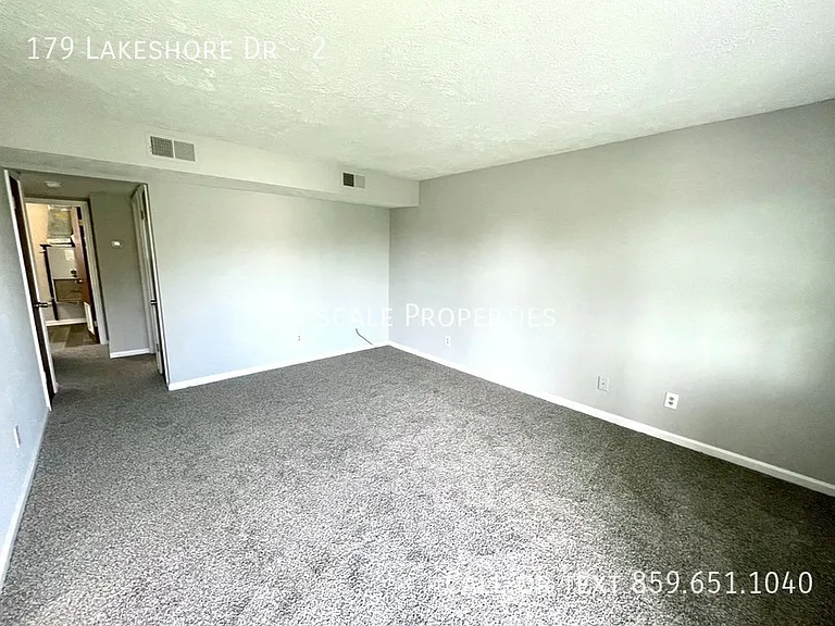 179 Lakeshore Dr #2 — Photo 2