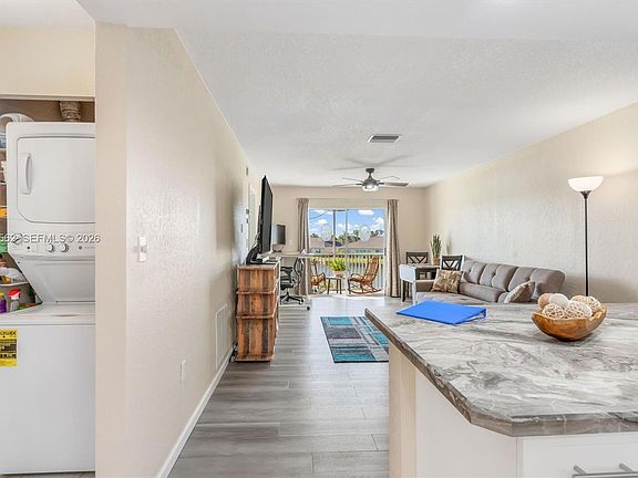 5th image of 12528 SW Kingsway Cir #505