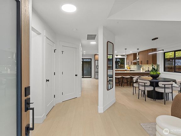 4th image of 12562 17th Avenue NE