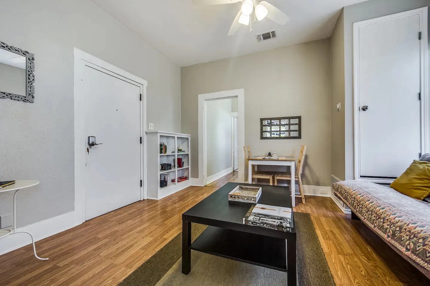 1 bed, 725 sqft, $1,000 — Photo 1