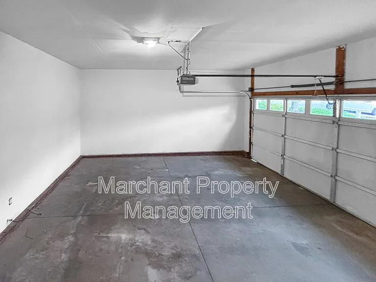 329 Riverside Chase Cir — Photo 29