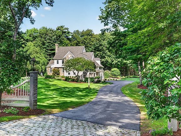 3rd image of 114 Fox Run Rd