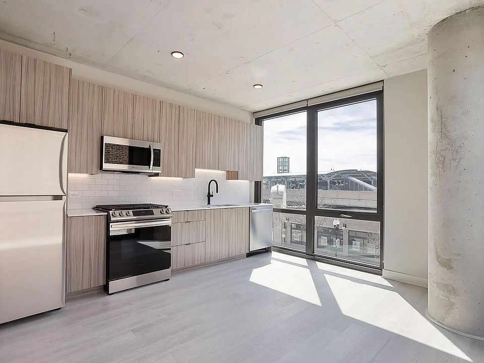 1st image of 4621 N Broadway St #605