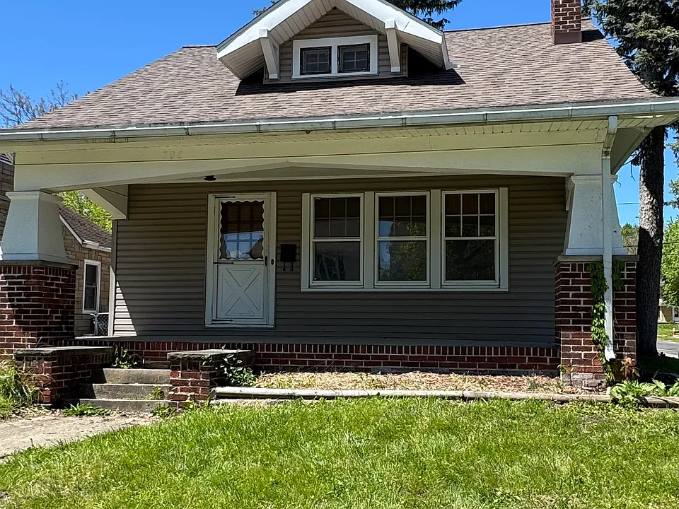 702 Colima Dr