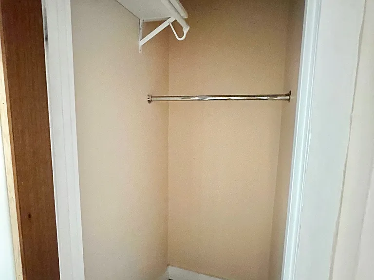 14 Westminster Ave #5 — Photo 7