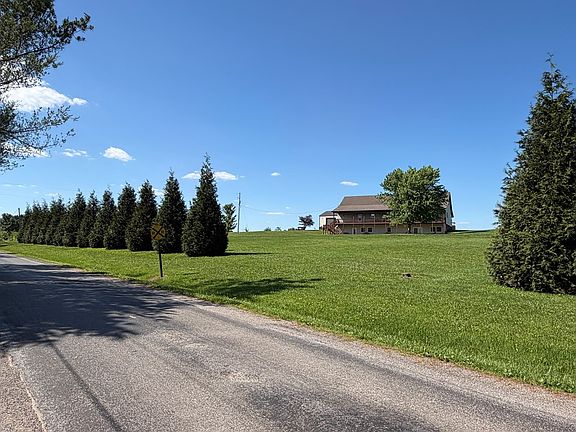 3rd image of 63461 Rowland Rd
