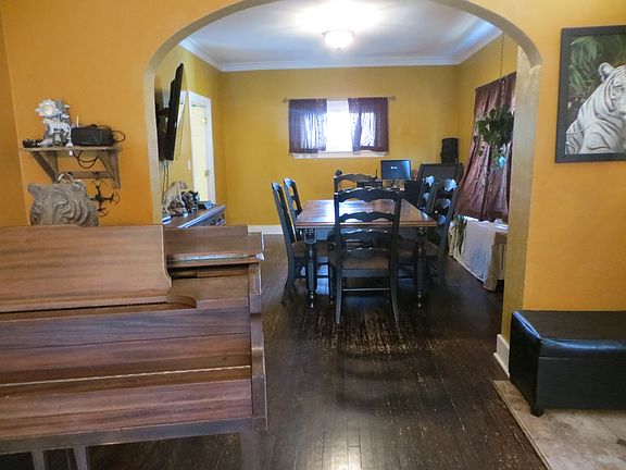 5th image of 424 S Seymour Ave