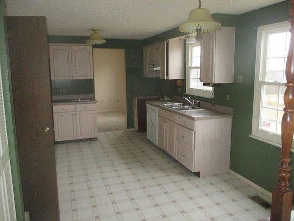 4th image of 1588 Karahill Dr