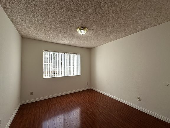 5th image of 1110 E Wilson Ave