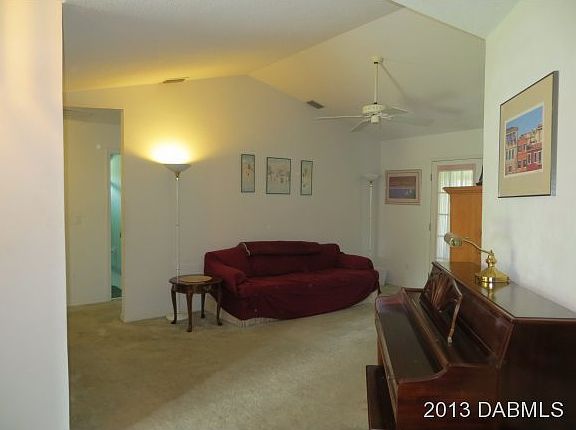3rd image of 923 Sandcrest Dr