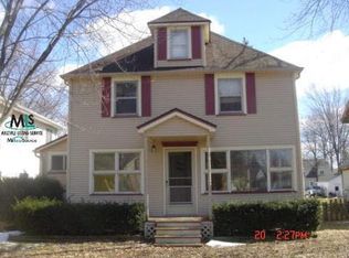419 Lathrop St, Algonac, MI 48001