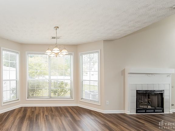 4th image of 1292 Parkside Club Dr