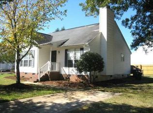 400 Vista Springs Cir, Holly Springs, NC 27540