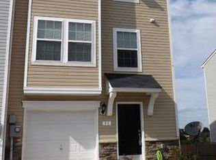 31 Wayside Ct, Falling Waters, WV 25419