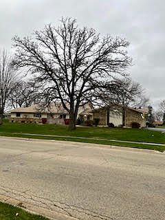 2nd image of 4908 W Oakwood Dr
