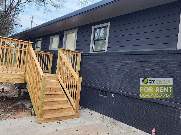 108 Saint Lo Cir — Photo 2