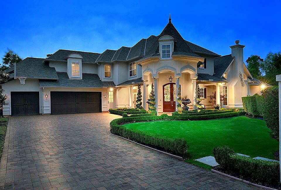 1st image of 14 Old Castle Ct