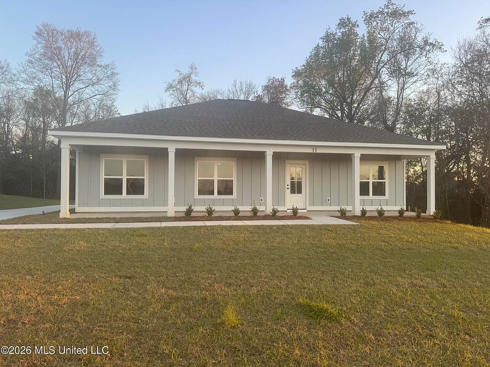 1st image of 11 Shadow Wood Dr