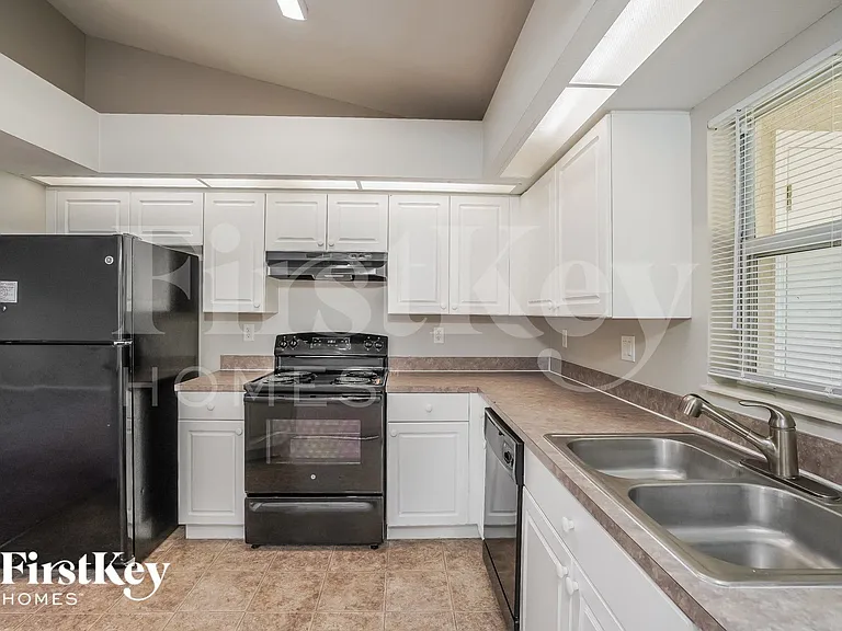 4128 NE 23rd Ave — Photo 6