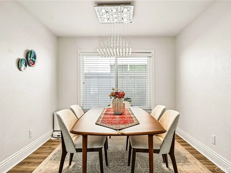 24882 Oxford Dr — Photo 10
