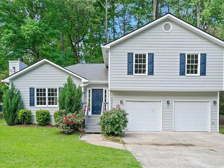 5590 Princeton Oaks Dr — Photo 1