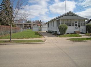 39 E 12th St, Clintonville, WI 54929